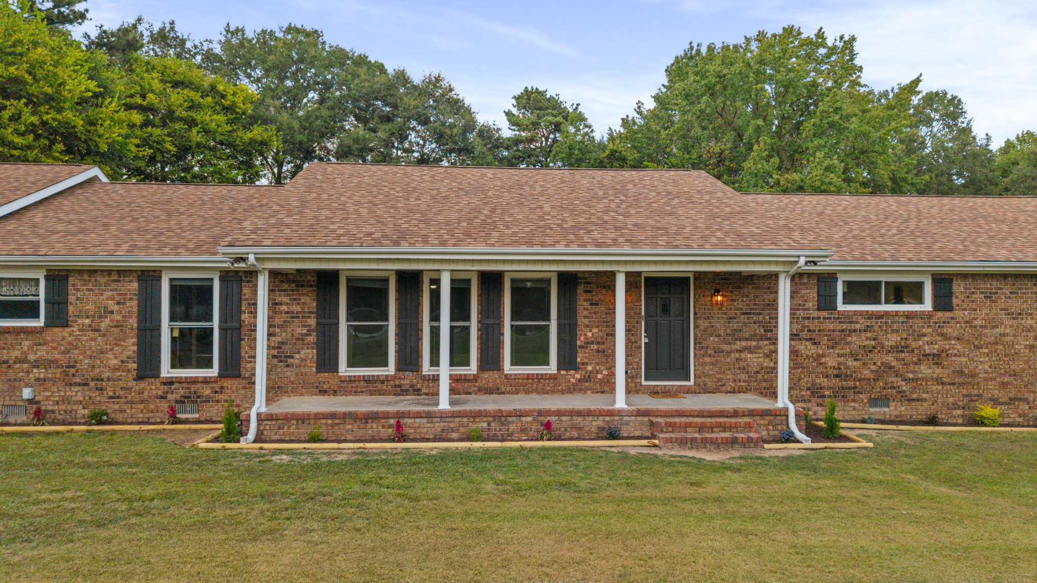 1482 Mineral Springs Road Dalton, GA 30720 - Photo 2 of 31