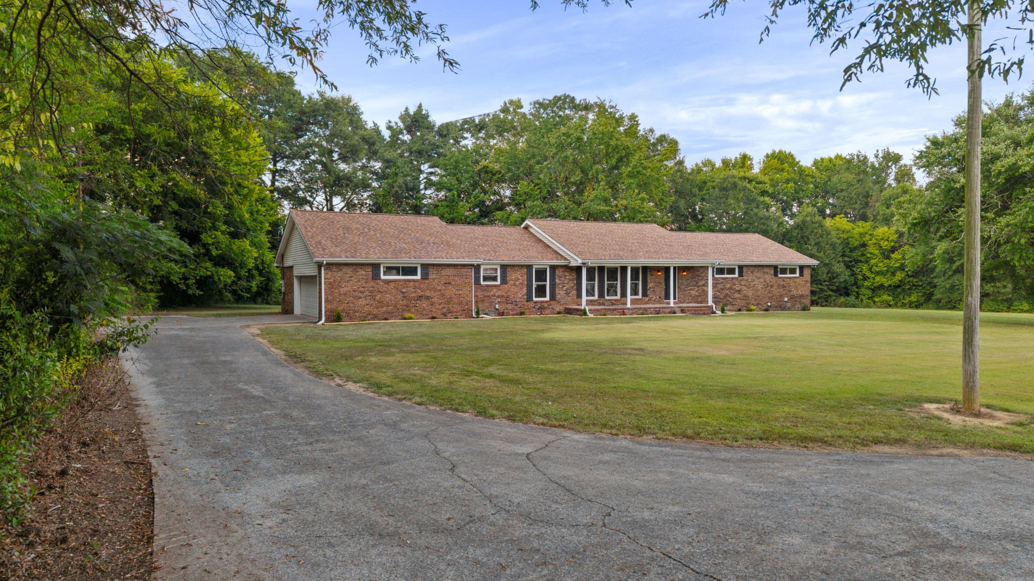 1482 Mineral Springs Road Dalton, GA 30720 - Photo 3 of 31