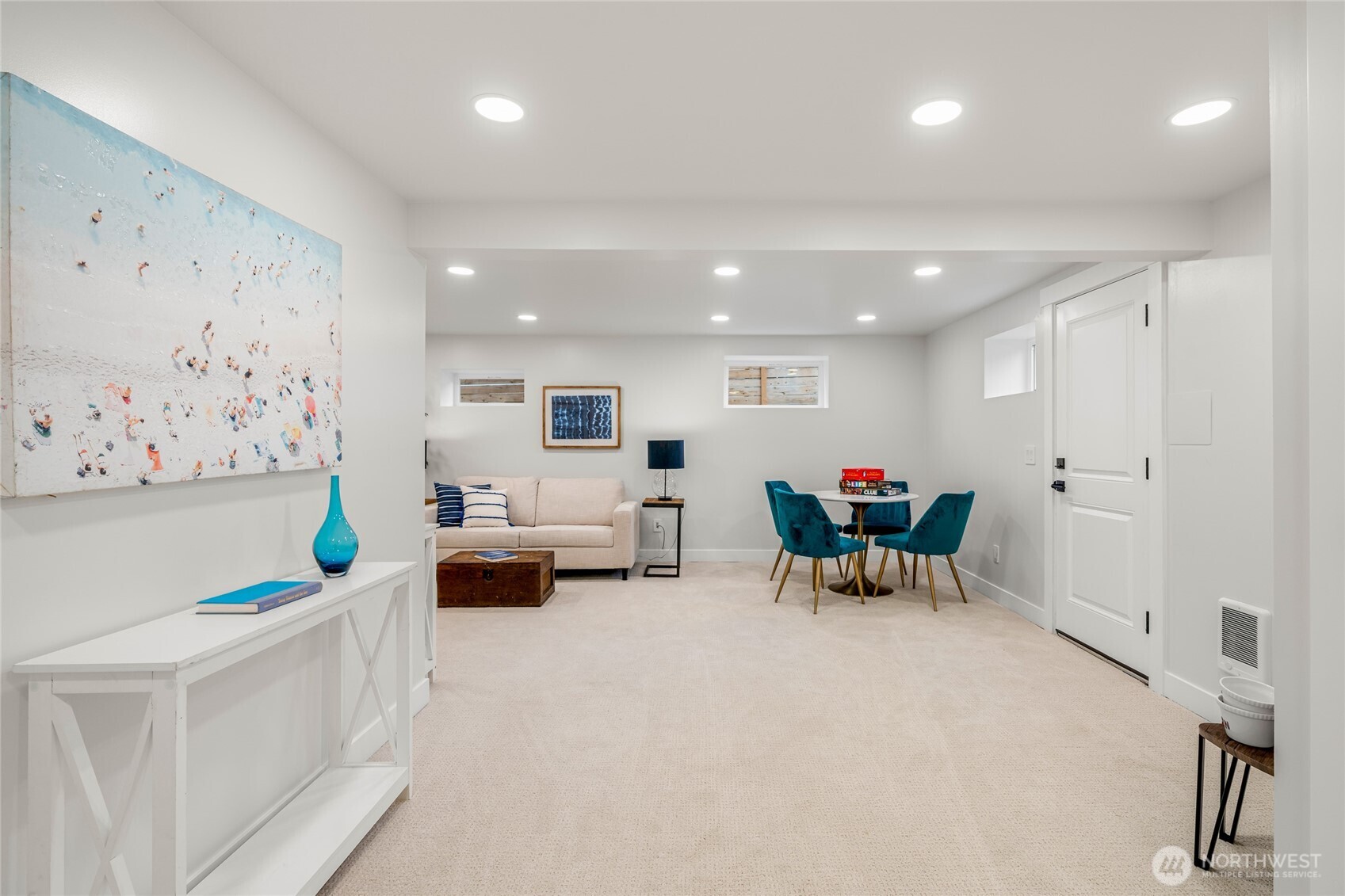 1616 21st Avenue Seattle, WA 98122 - Photo 20 of 26 a living room with furniture and a large window