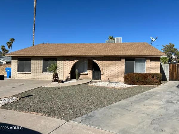 $2,700 | 17825 North 27th Drive, Phoenix, AZ 85053