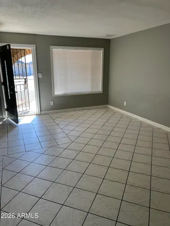 $2,700 | 17825 North 27th Drive, Phoenix, AZ 85053