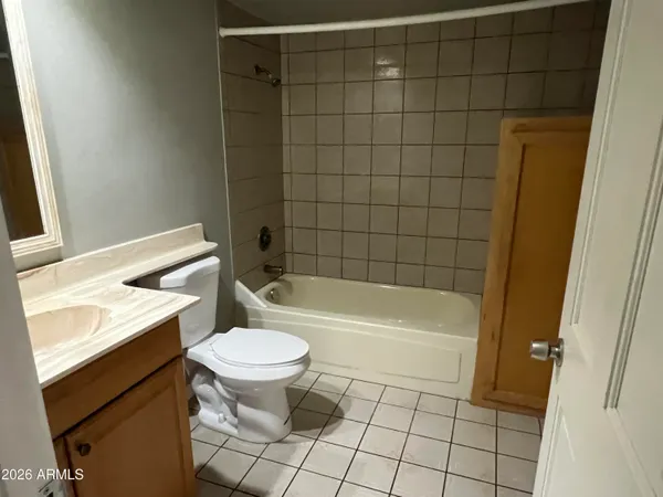 $2,700 | 17825 North 27th Drive, Phoenix, AZ 85053