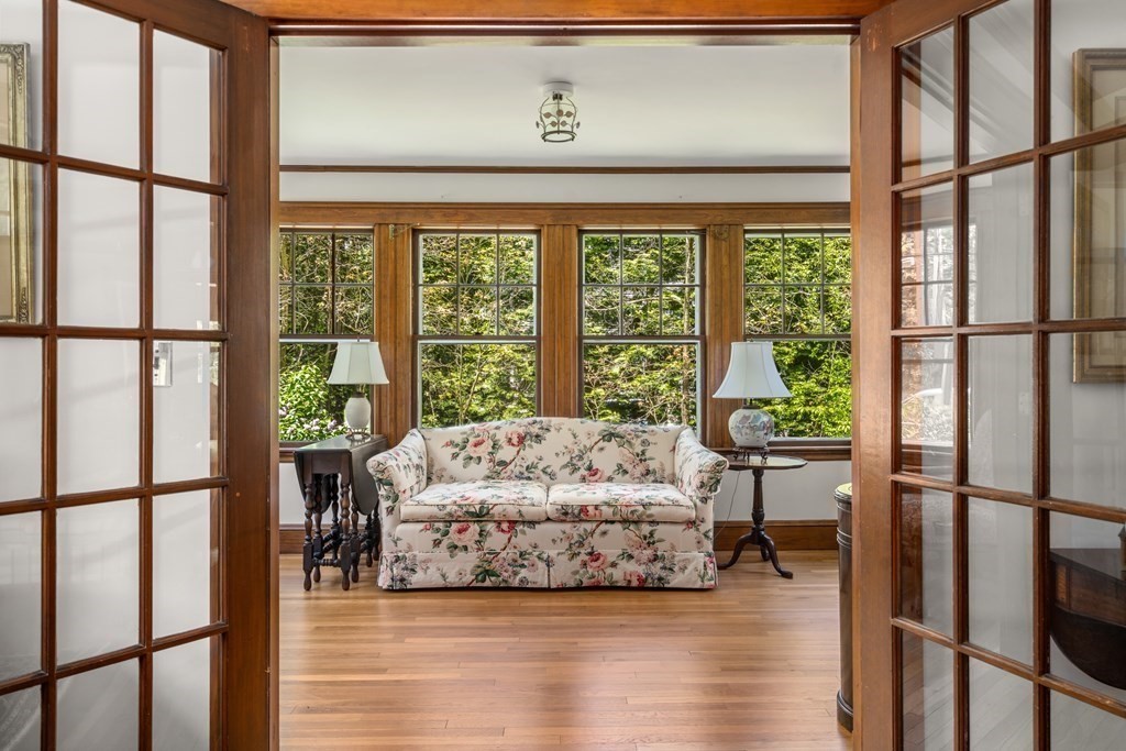 73 Sunset Road Weston, MA 02493 - Photo 4 of 25