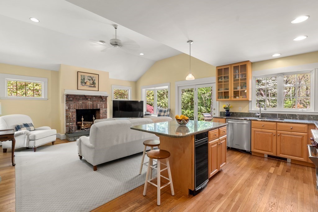 73 Sunset Road Weston, MA 02493 - Photo 7 of 25