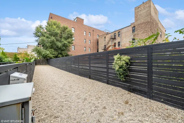 $460,000 | 4846 North Clark Street, Unit 510, Chicago, IL 60640
