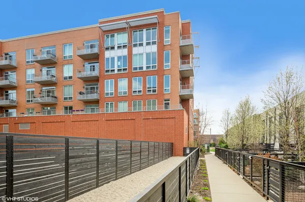 $460,000 | 4846 North Clark Street, Unit 510, Chicago, IL 60640