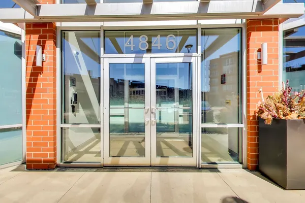 $460,000 | 4846 North Clark Street, Unit 510, Chicago, IL 60640