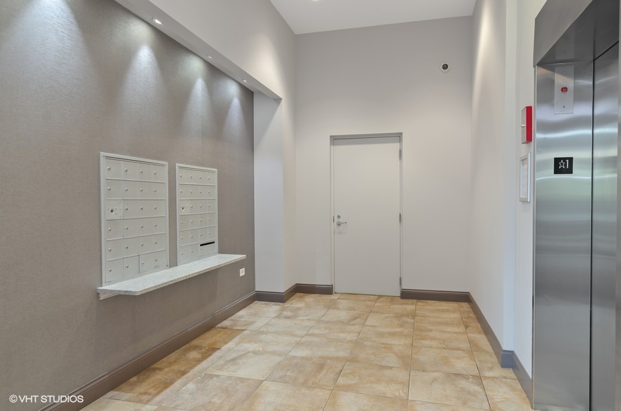 4846 North Clark Street, Unit 510 Chicago, IL 60640 - Photo 6 of 32