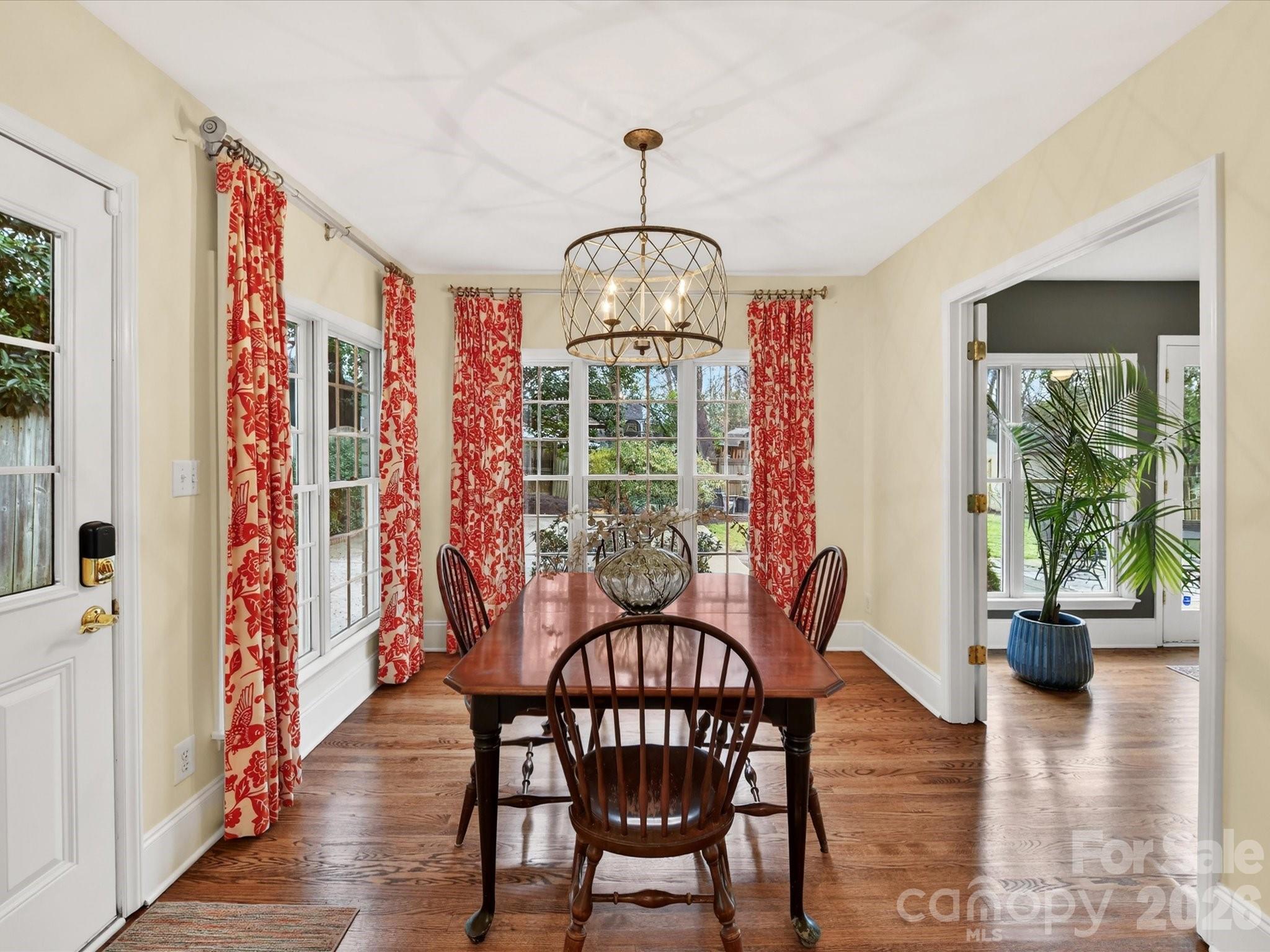 528 Ellsworth Road Charlotte, NC 28211 - Photo 11 of 27 Gallery Image 11
