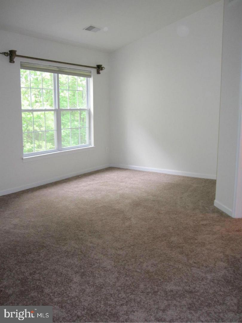 1225 Wild Hawthorn Way Reston, VA 20194 - Photo 13 of 24