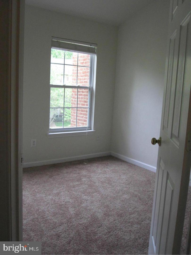 1225 Wild Hawthorn Way Reston, VA 20194 - Photo 18 of 24