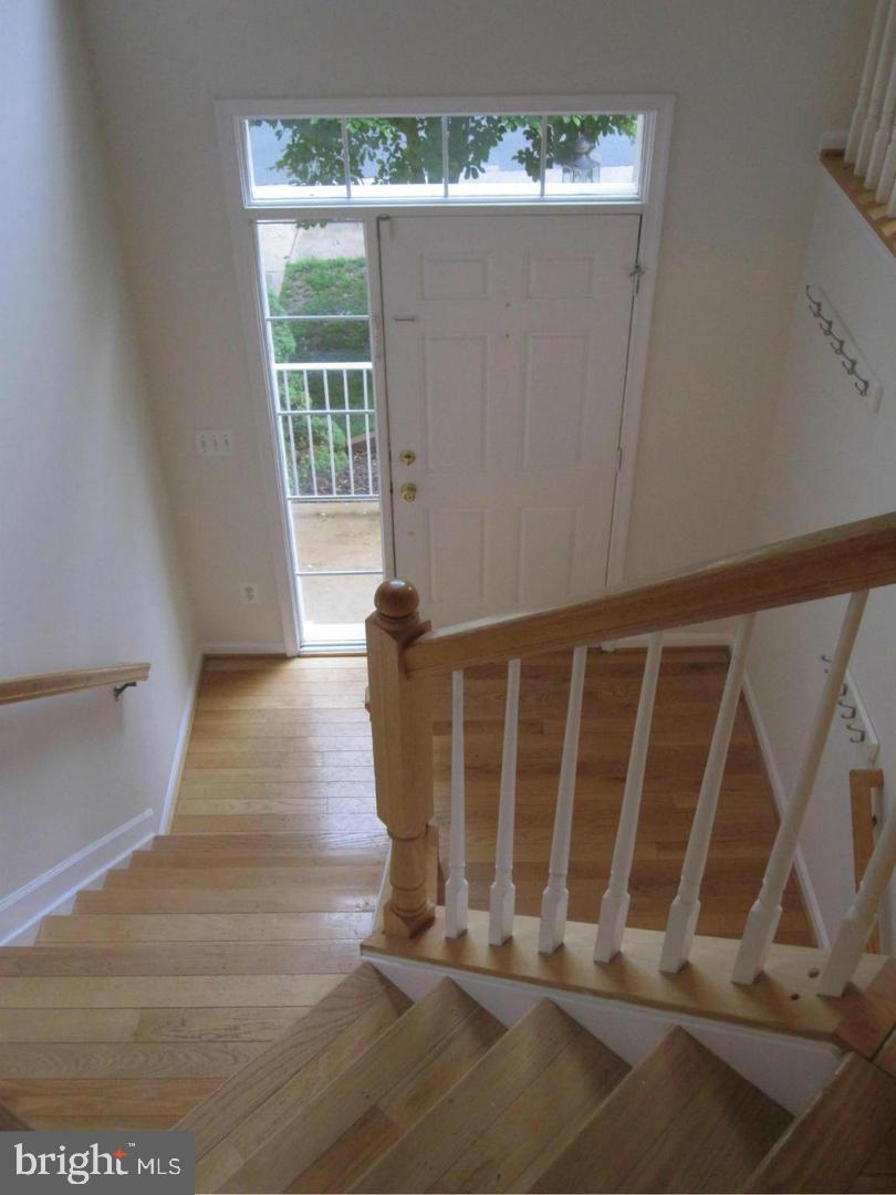 1225 Wild Hawthorn Way Reston, VA 20194 - Photo 3 of 24