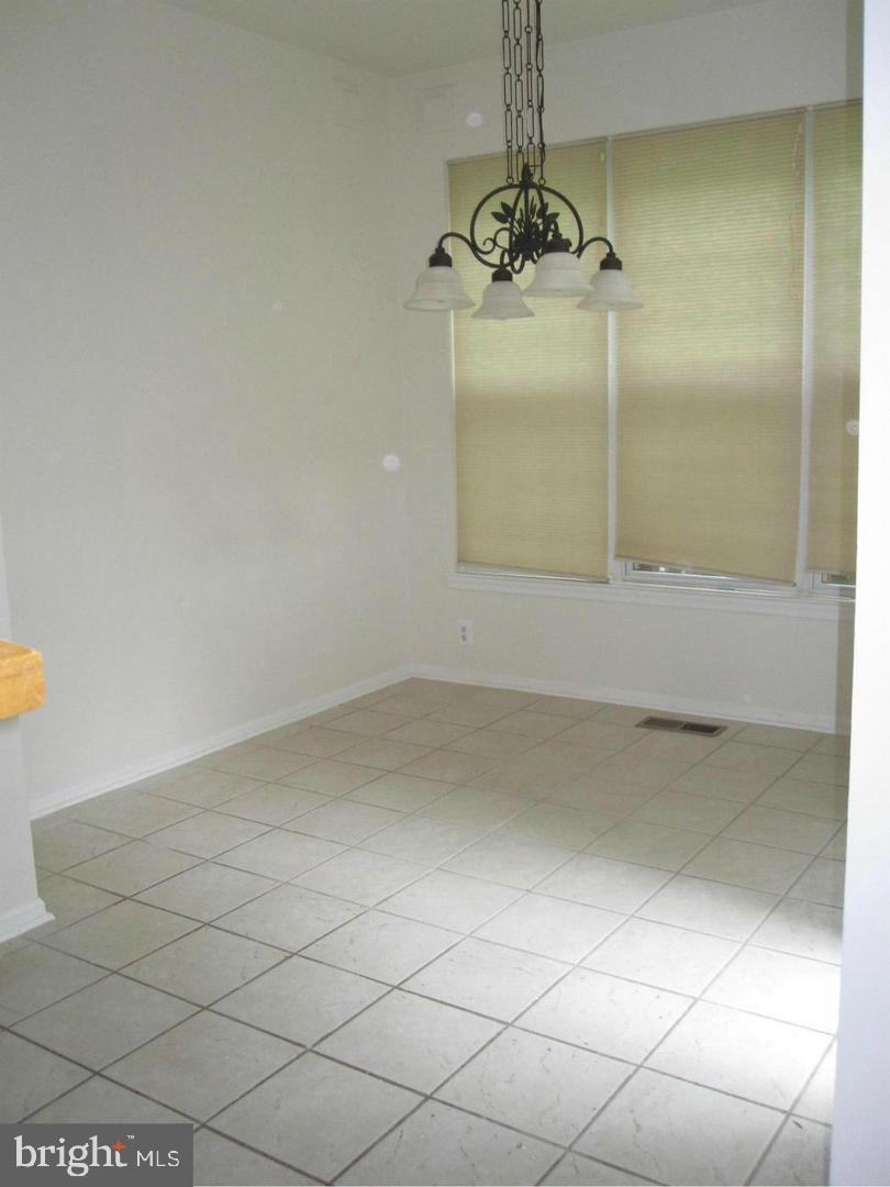 1225 Wild Hawthorn Way Reston, VA 20194 - Photo 7 of 24