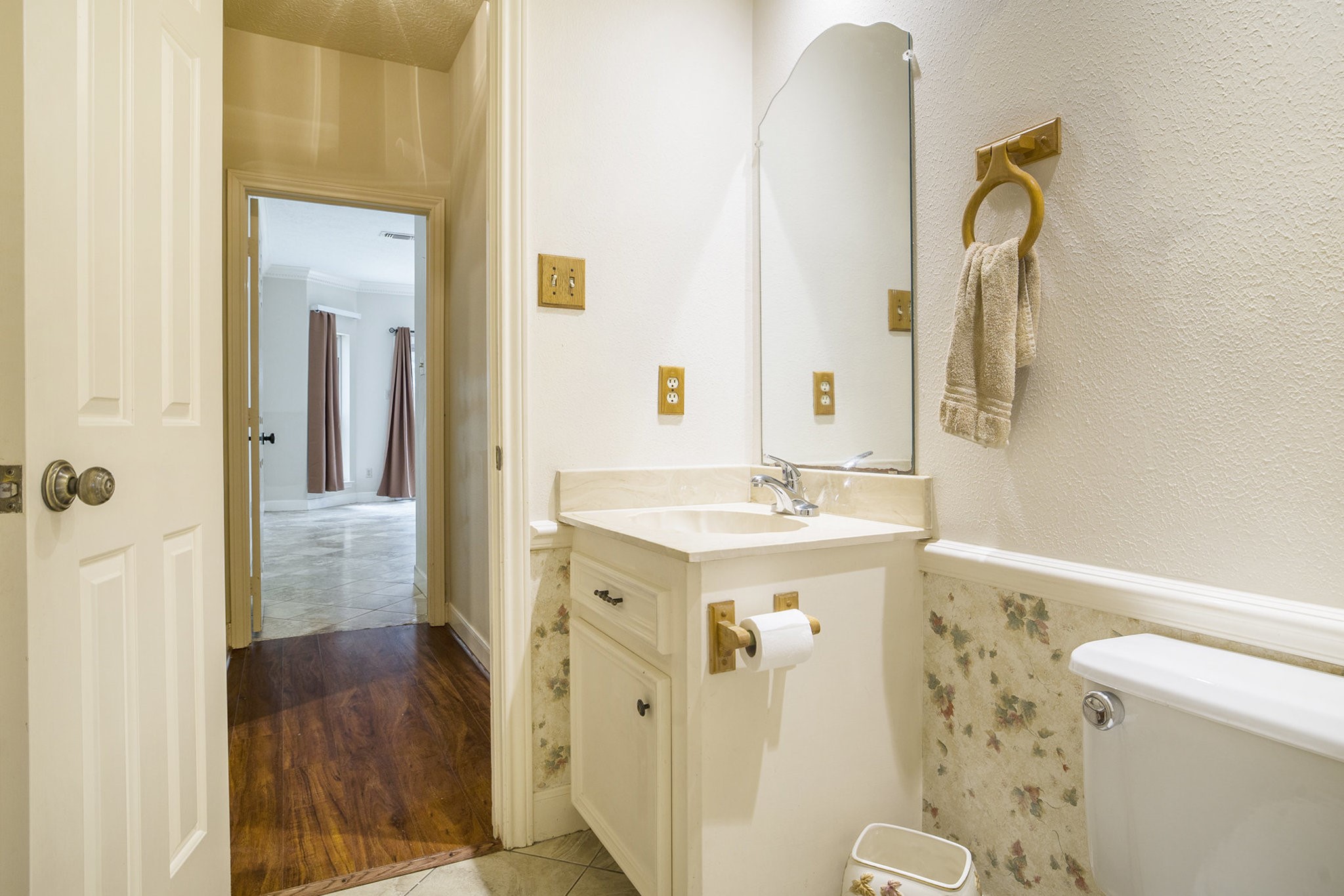 6039 Spanish Oak Way Spring, TX 77379 - Photo 20 of 38 a bathroom with a sink a toilet and shower