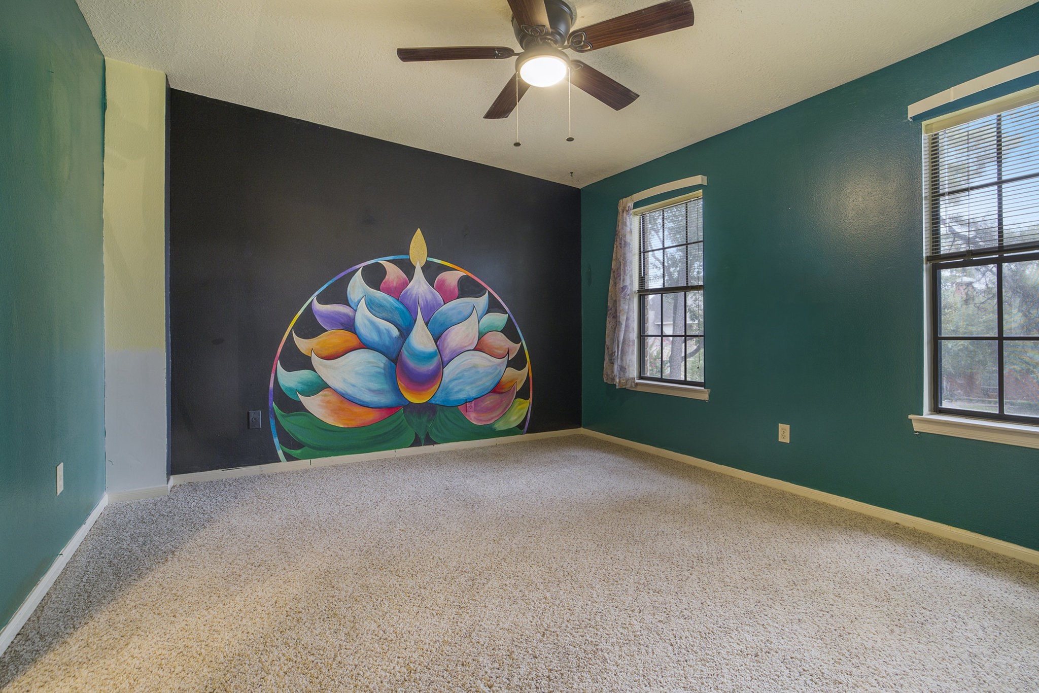 6039 Spanish Oak Way Spring, TX 77379 - Photo 30 of 38 a view of room with window and ceiling fan