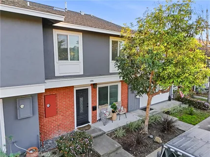 $879,000 | 106 Lexington Lane, Costa Mesa, CA 92626