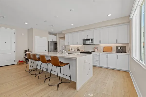 $1,099,900 | 16289 Dawn Way, Unit 209, Tustin, CA 92782