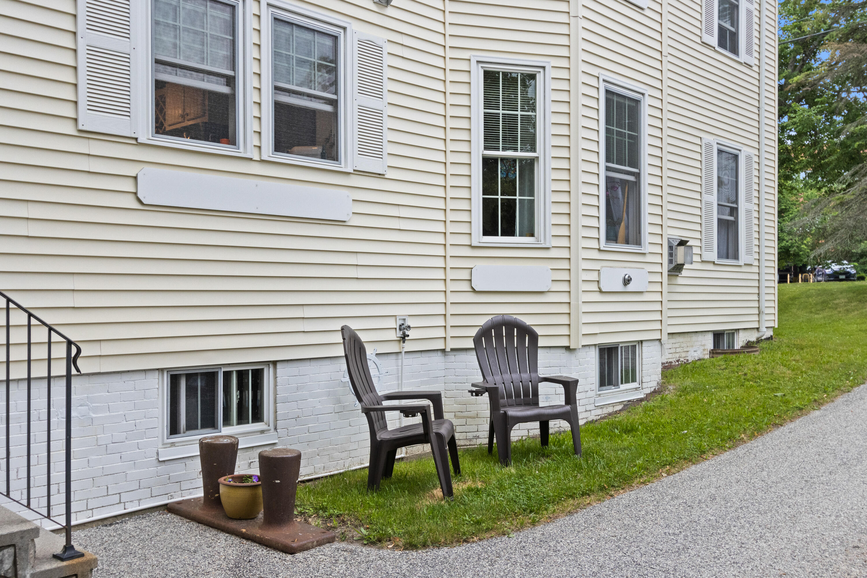 31 Bates Street Portland, ME 04103 - Photo 7 of 50