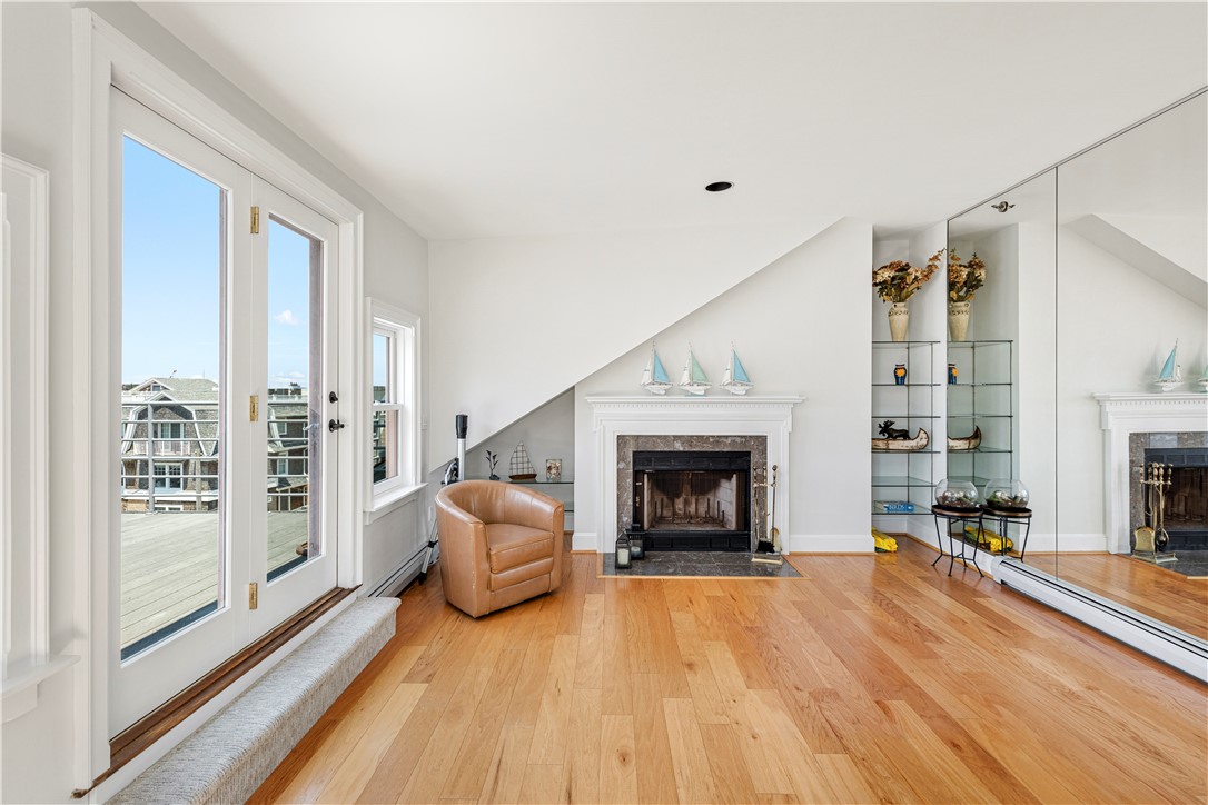 433 Thames Street, Unit E Newport, RI 02840 - Photo 19 of 49