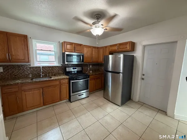$1,650 | 128 Bartholomew Avenue, Hartford, CT 06106