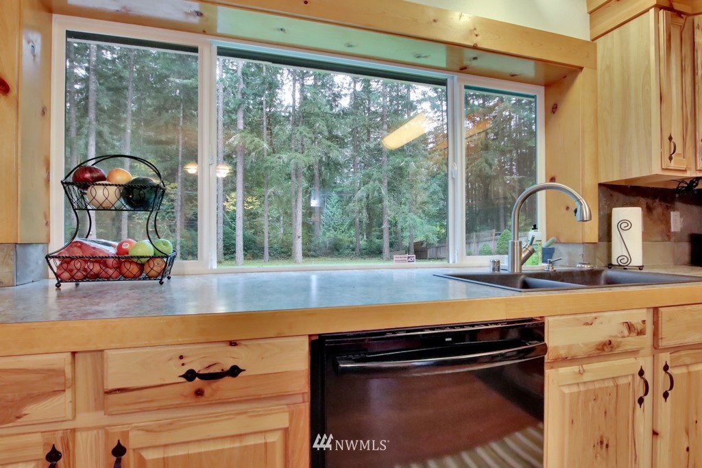 6085 Southeast Nelson Road Olalla, WA 98359 - Photo 11 of 31 Gallery Image 11