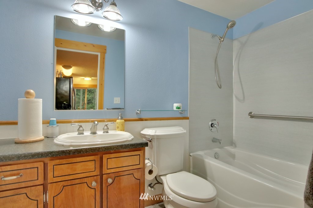 6085 Southeast Nelson Road Olalla, WA 98359 - Photo 14 of 31 Gallery Image 14