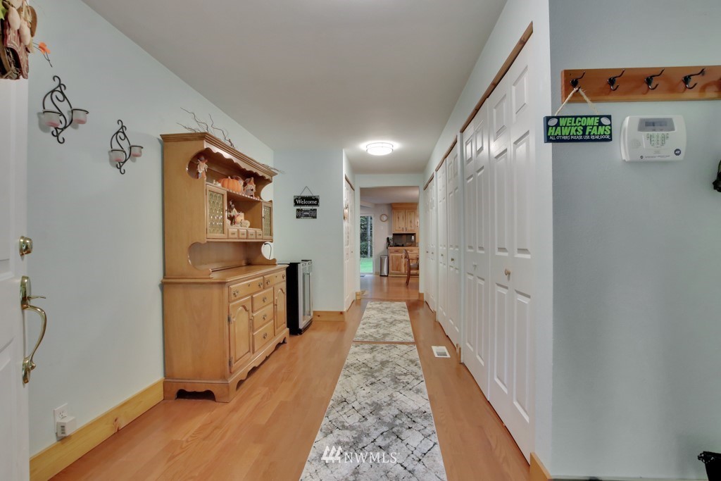 6085 Southeast Nelson Road Olalla, WA 98359 - Photo 7 of 31 Gallery Image 7