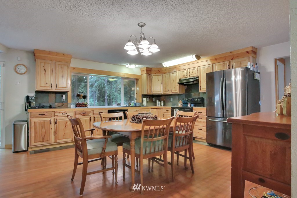 6085 Southeast Nelson Road Olalla, WA 98359 - Photo 10 of 31 Gallery Image 10