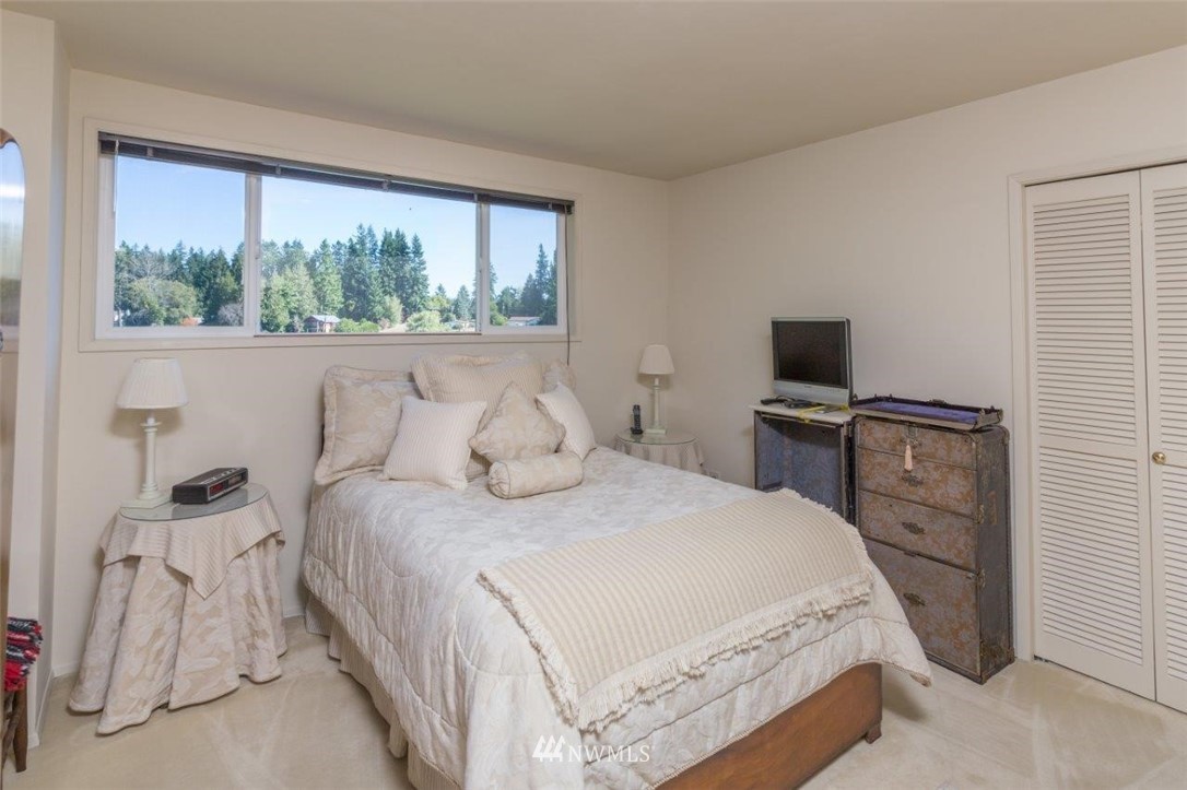 15678 Virginia Loop Road Northeast Poulsbo, WA 98370 - Photo 17 of 24 Gallery Image 17