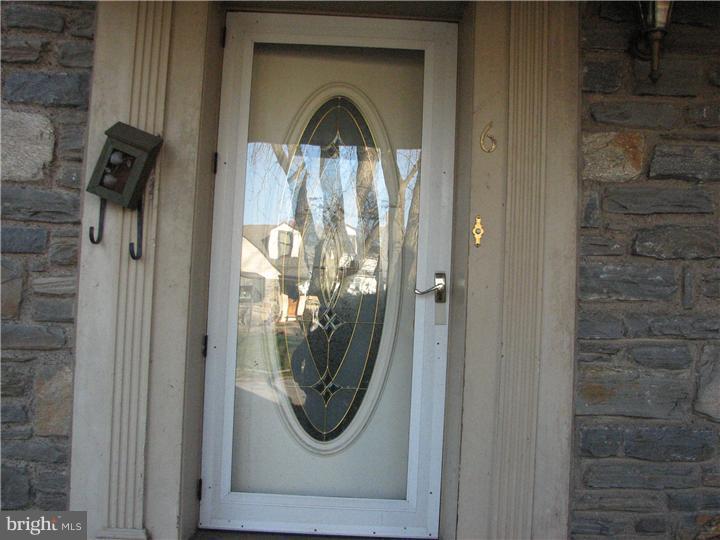 6 Fairhill Road Morton, PA 19070 - Photo 3 of 16