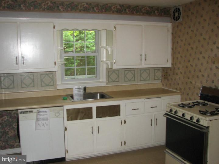 6 Fairhill Road Morton, PA 19070 - Photo 7 of 16