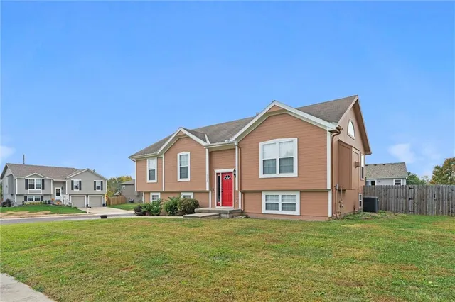$322,500 | 1112 South Scott Avenue, Belton, MO 64012