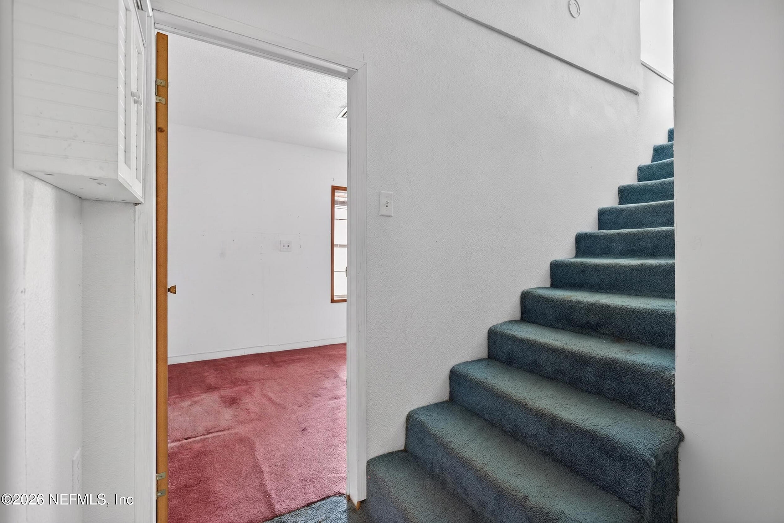 478 Harris Road Lake City, FL 32055 - Photo 21 of 42 32_stairwell