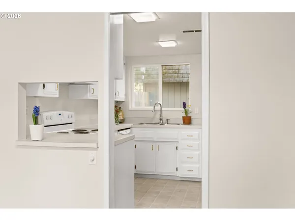 $309,900 | 1500 Norkenzie Road, Unit 4, Eugene, OR 97401