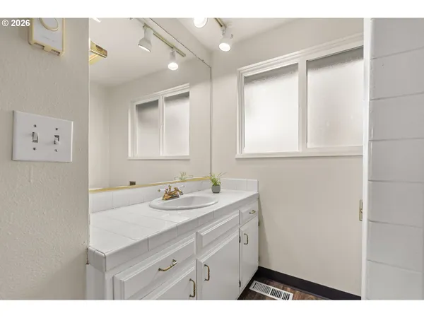 $309,900 | 1500 Norkenzie Road, Unit 4, Eugene, OR 97401