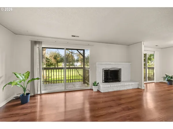 $309,900 | 1500 Norkenzie Road, Unit 4, Eugene, OR 97401