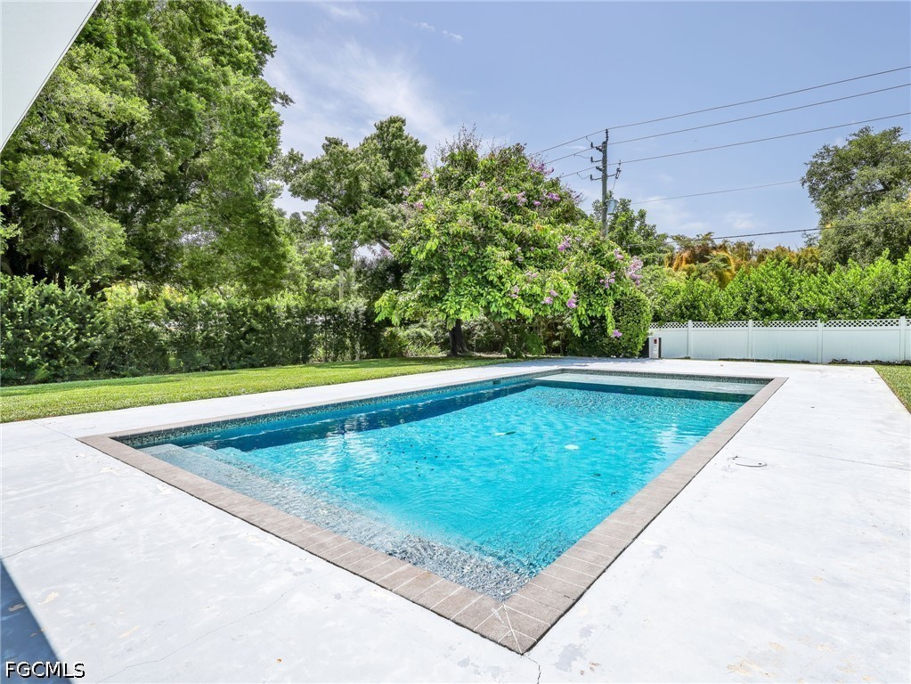 1645 Ardmore Road Fort Myers, FL 33901 - Photo 19 of 42 Gallery Image 19