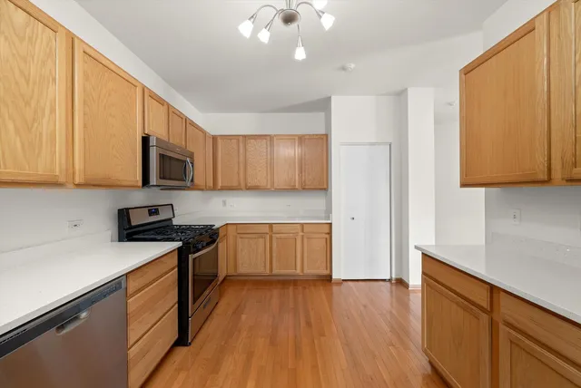 $395,000 | 3349 Rosecroft Lane, Naperville, IL 60564