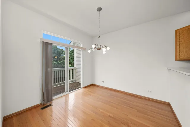 $395,000 | 3349 Rosecroft Lane, Naperville, IL 60564