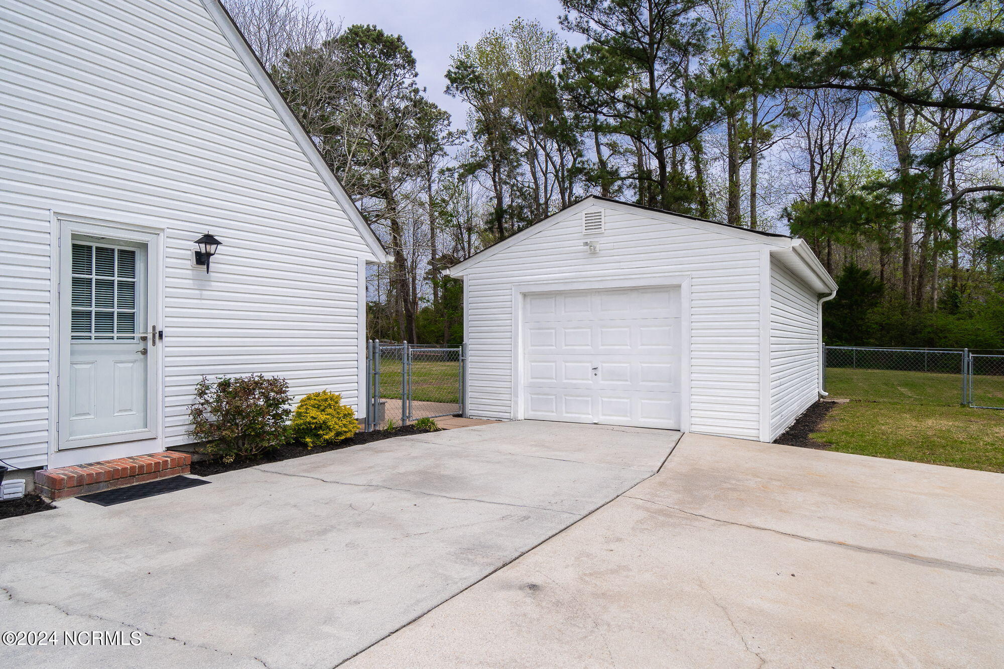 800 Barbour Road Morehead City, NC 28557 - Photo 27 of 36 27-web-or-mls-800-barbour-rd-27