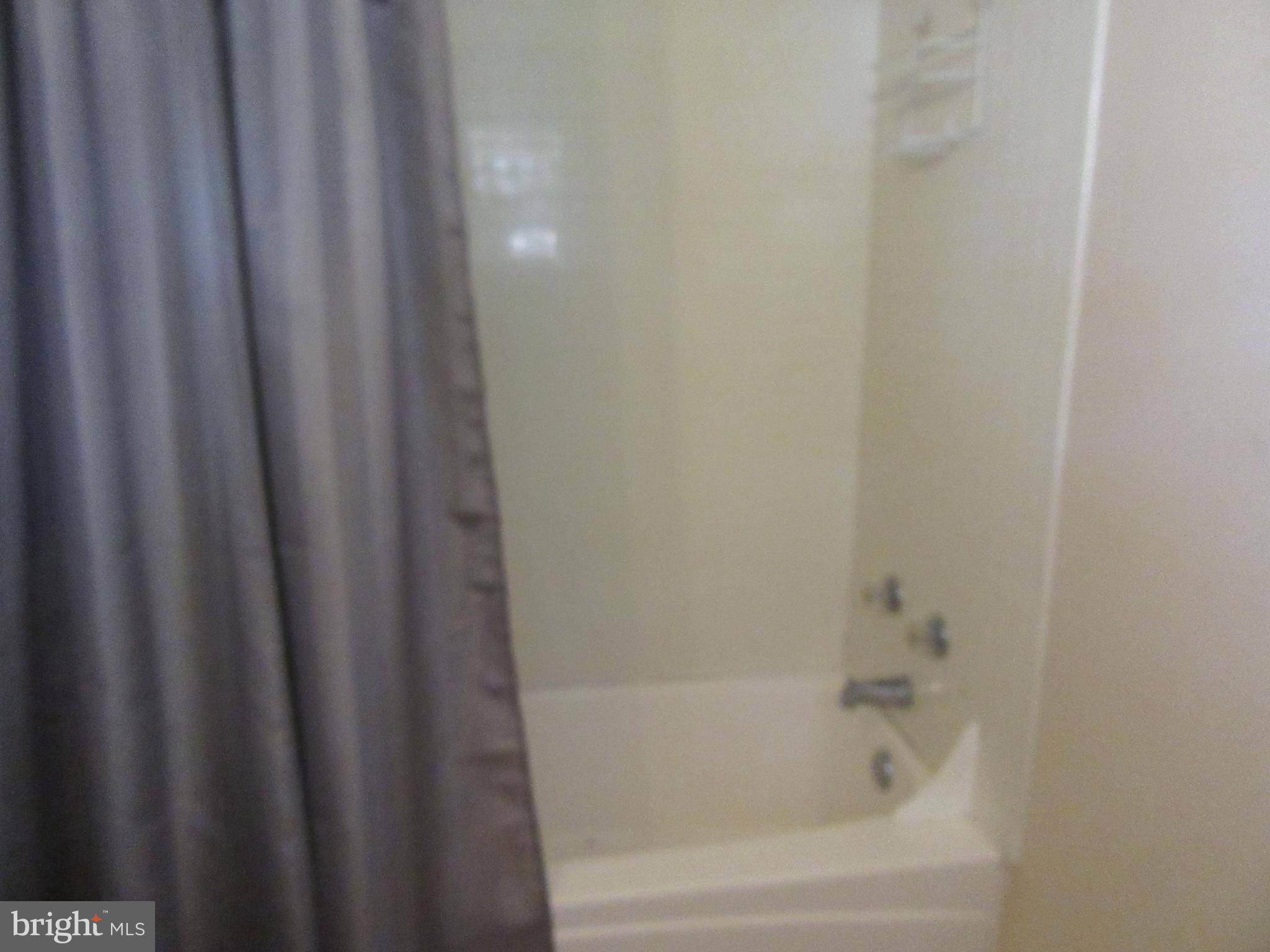2808 3rd Street Baltimore, MD 21219 - Photo 7 of 15 Bath