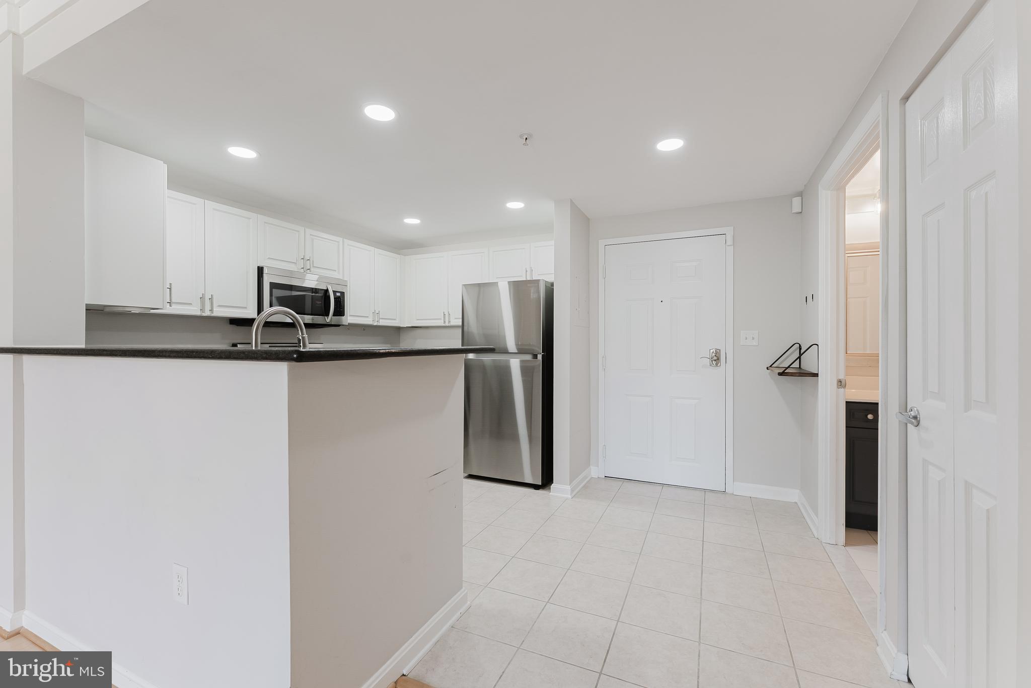 2726 Gallows Road, Unit 202 Vienna, VA 22180 - Photo 20 of 39
