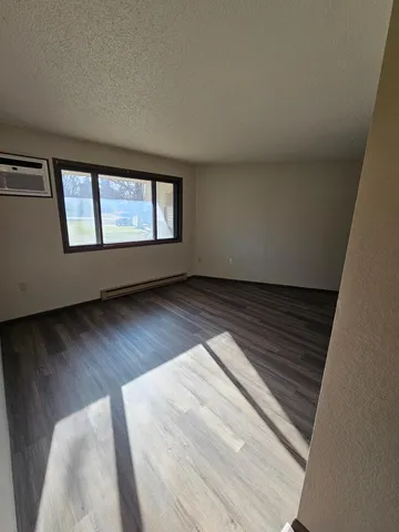 $675 | 551 Lakeview Road, Unit 1, Heron Lake, MN 56137