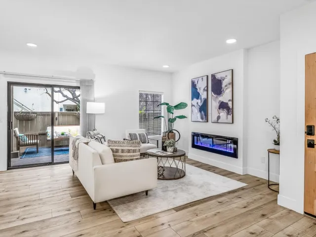 $929,999 | 2084 Foxhall Loop, San Jose, CA 95125