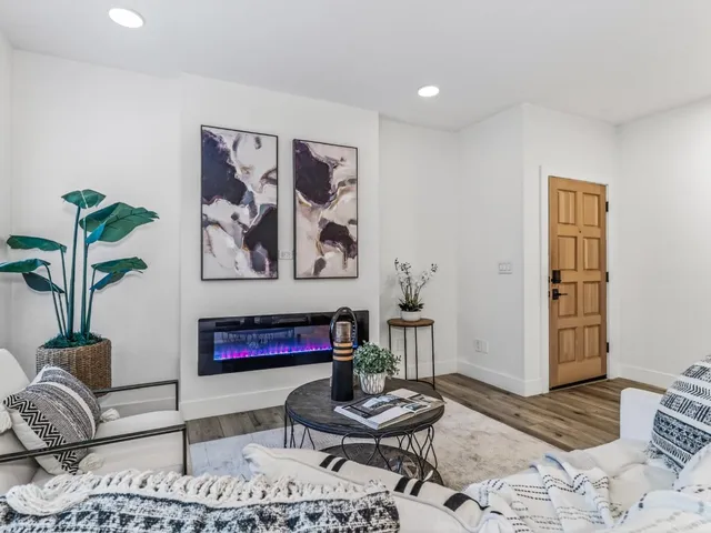 $929,999 | 2084 Foxhall Loop, San Jose, CA 95125