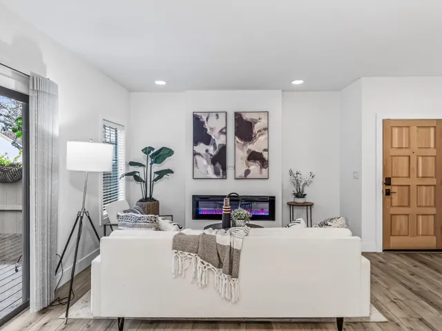 $929,999 | 2084 Foxhall Loop, San Jose, CA 95125