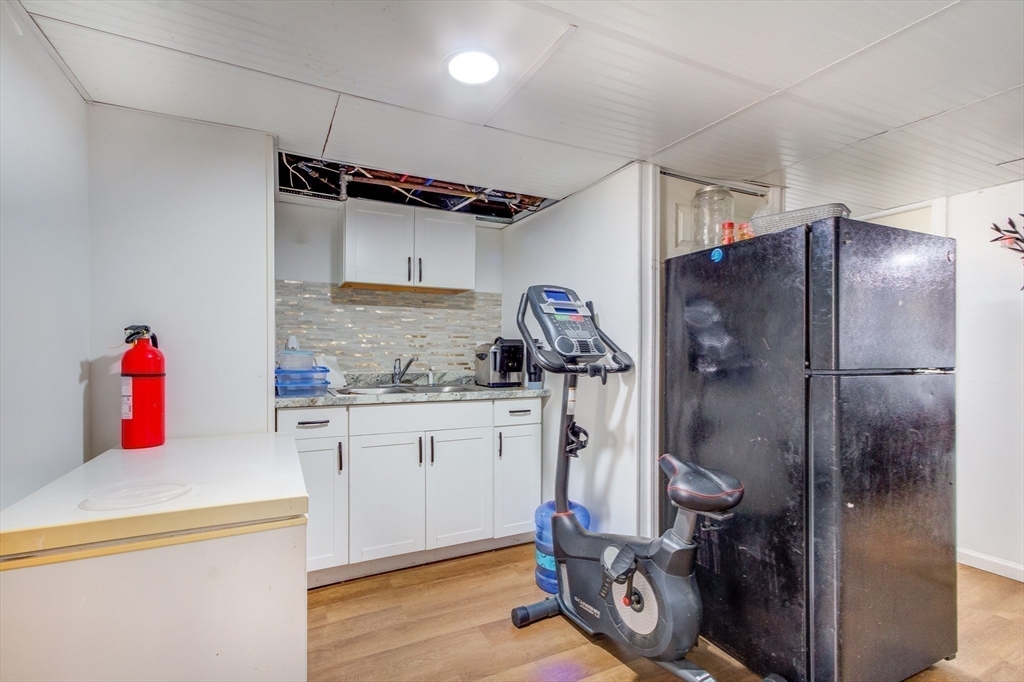 546 Snell Street Fall River, MA 02721 - Photo 16 of 27