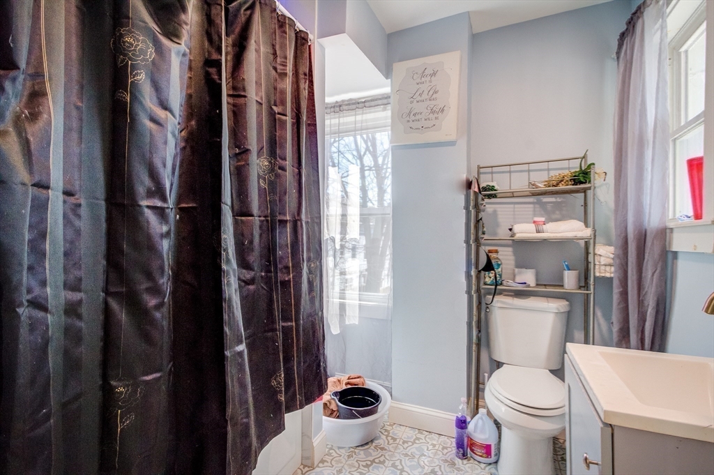 546 Snell Street Fall River, MA 02721 - Photo 24 of 27