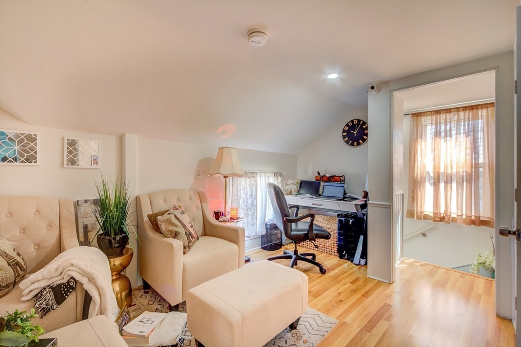 546 Snell Street Fall River, MA 02721 - Photo 10 of 27