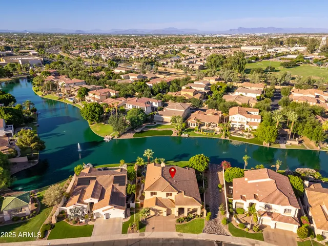 a view of entryway and hall